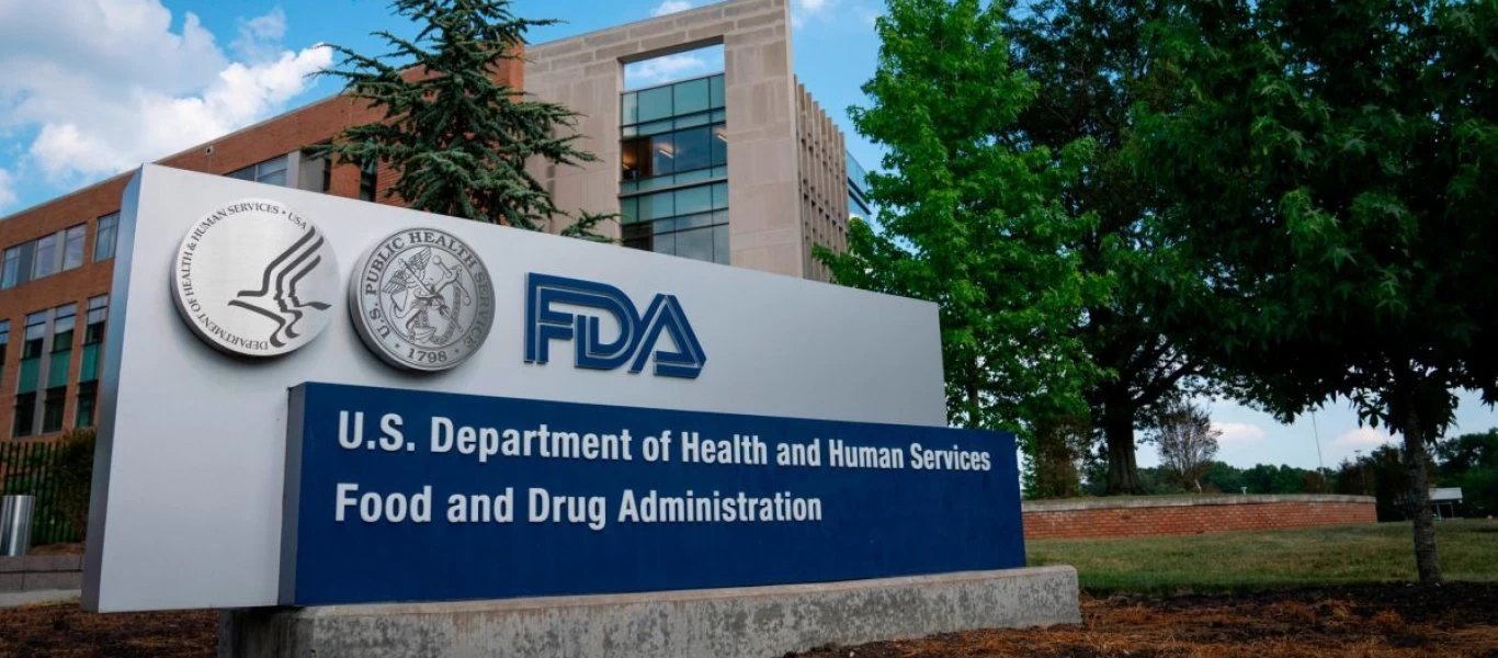 Λευκός Οίκος προς επικεφαλής FDA: «Εάν δεν εγκριθεί σήμερα το εμβόλιο της Pfizer να παραιτηθείτε»